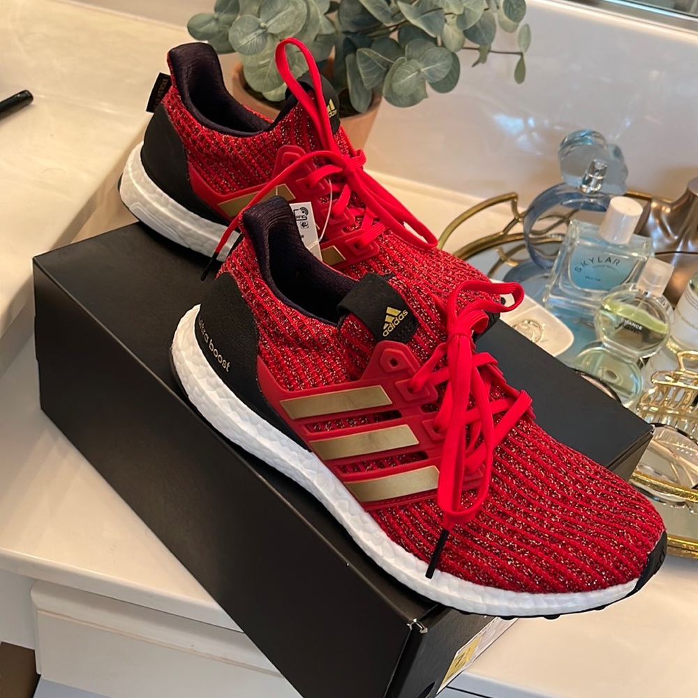 BNWT Adidas x Game of Thrones Ultraboost 4.0 🔥🐉